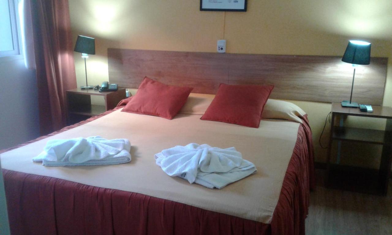 Hotel Aoma Вила Карлос Пас Екстериор снимка